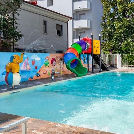Residence Filmare Riccione Ngoại thất bức ảnh