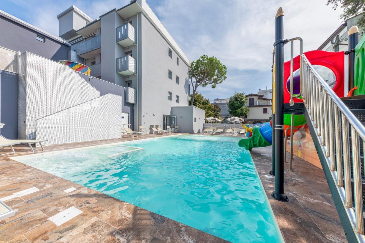 Residence Filmare Riccione Ngoại thất bức ảnh
